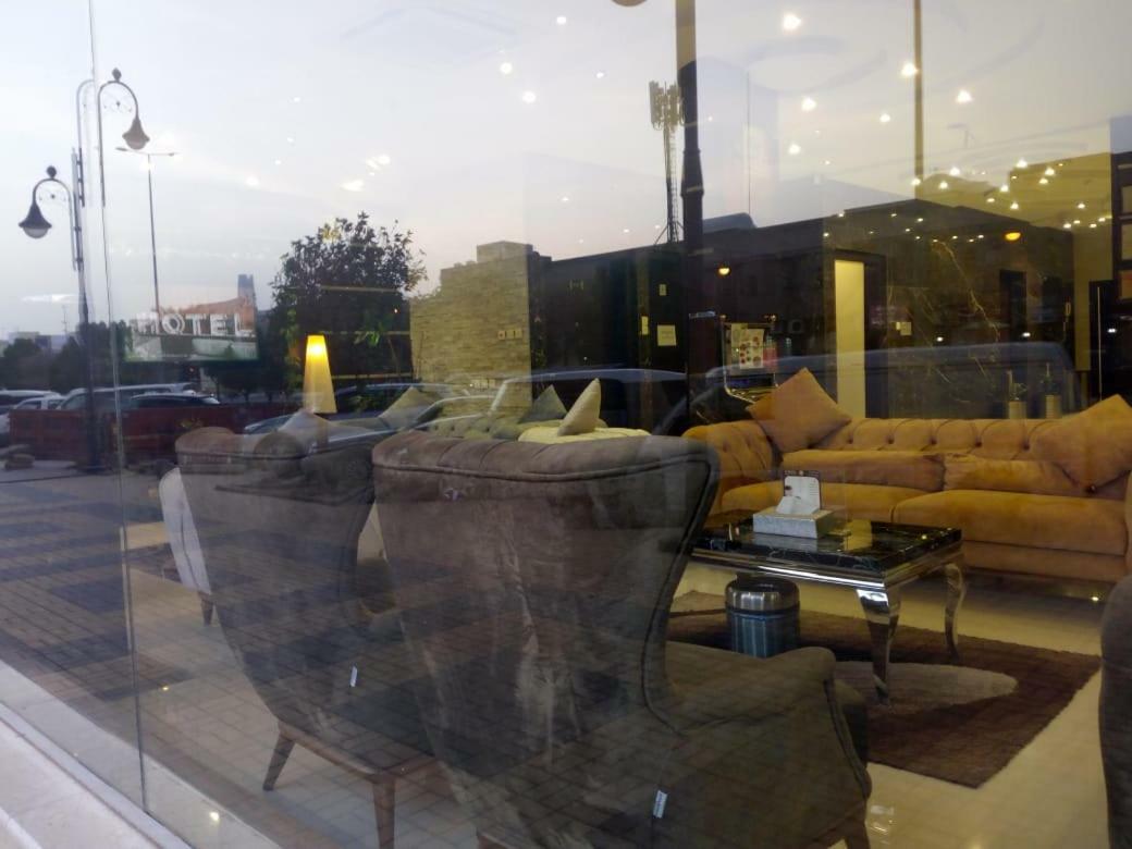 الماسم للأجنحة الفاخرة- الملك فهد - الرياض Riad Exterior foto